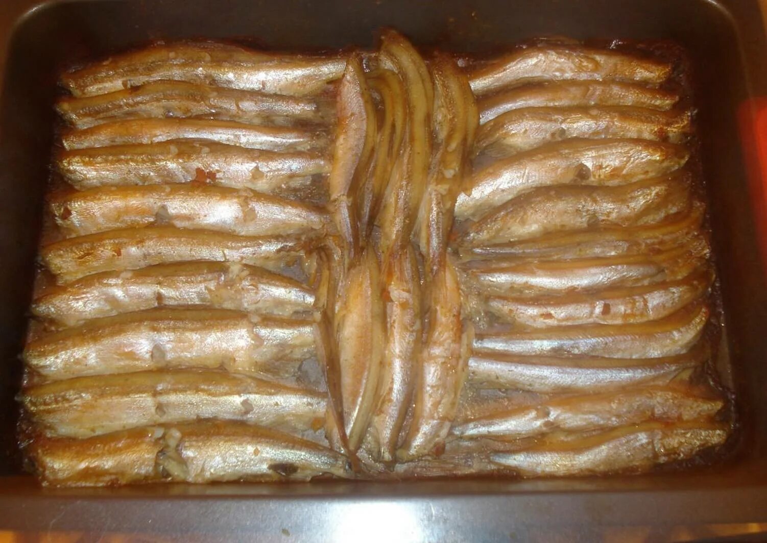 Мойва рыба. Мойва в духовке при какой температуре. Мойва запеченная в духовке. Мойва в духовке. Мойва в духовке при какой температуре.