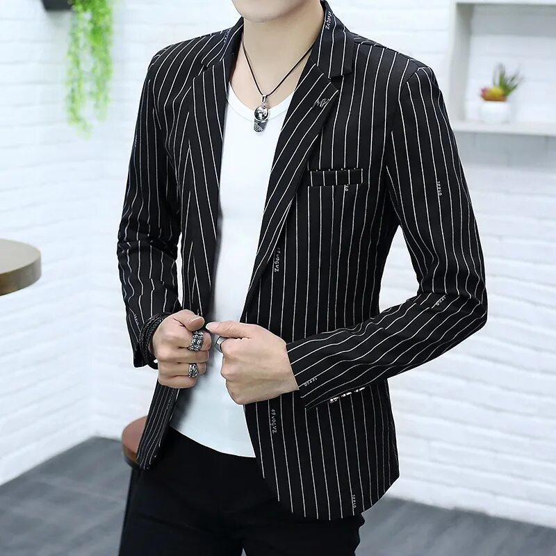 Жакет в полоску. Полосатый пиджак женский. Полосатый костюм мужской. Белый пиджак в черную полоску. Пиджак мужской в полосочку.