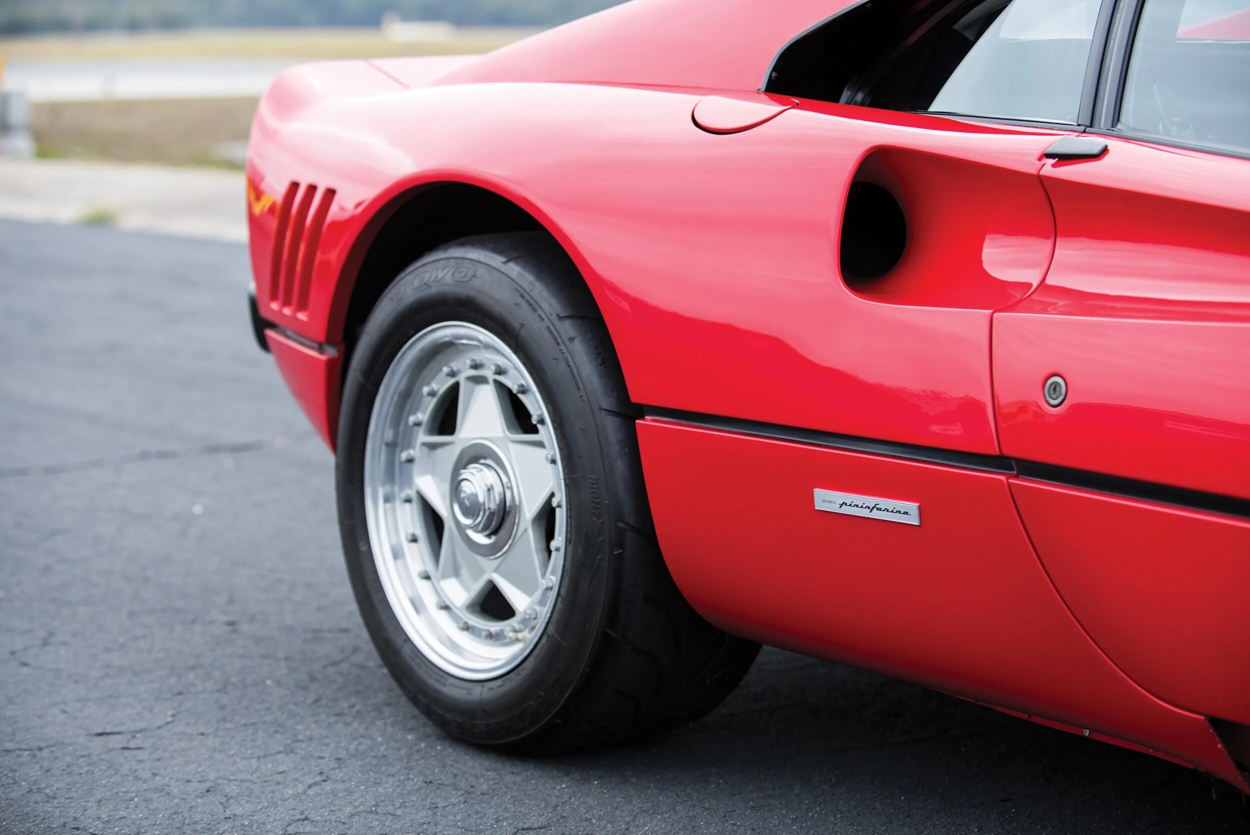 Ferrari 288. Ferrari 288 GTO диски. Диски Ferrari Style. Кованые диски для Феррари f8tributotype 62.. Ferrari диски 2 луча спицы.