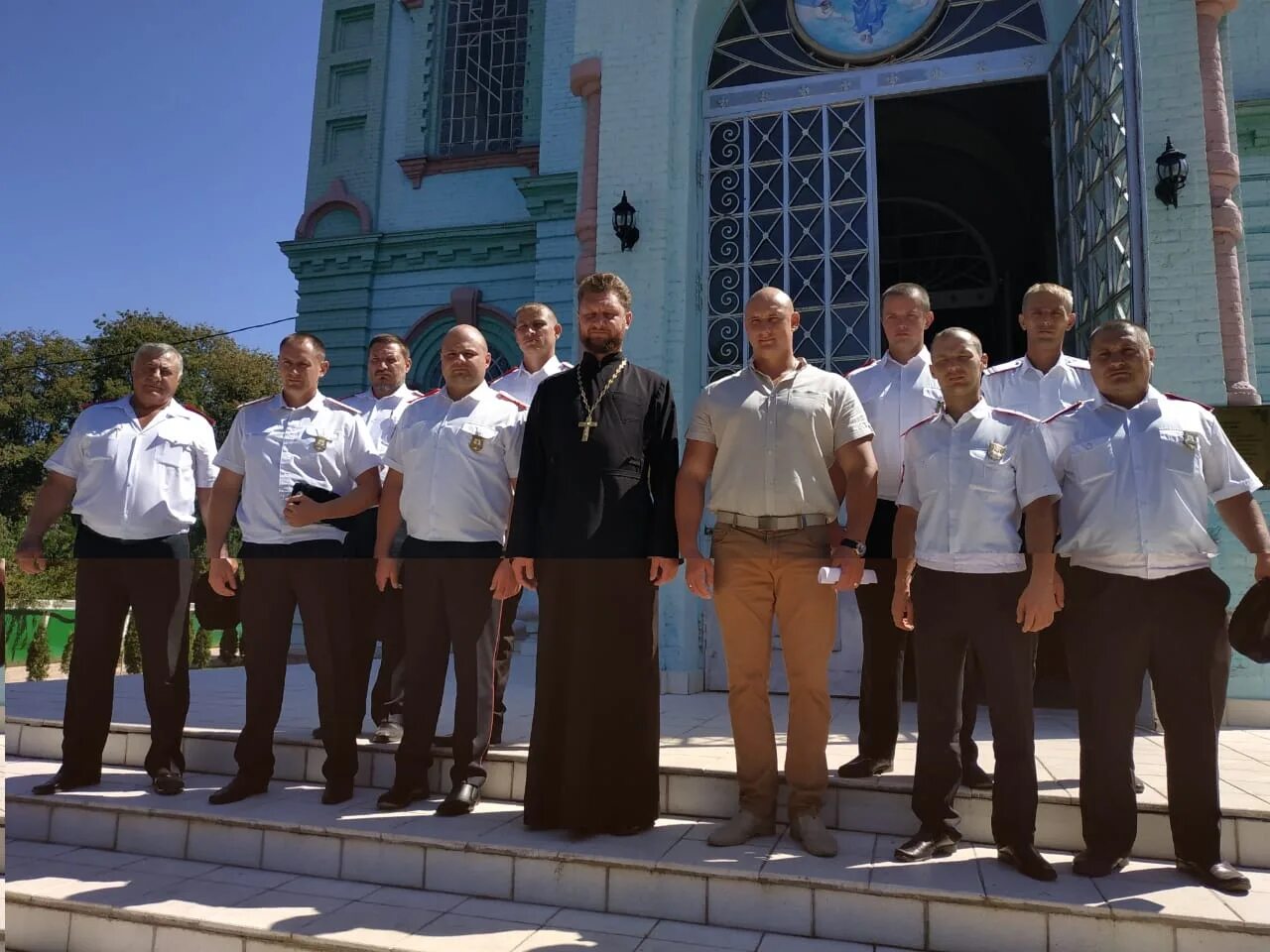 Храм курганинск. Свято-Вознесенский храм Курганинск. Храм Курганинск Краснодарский край внутри.