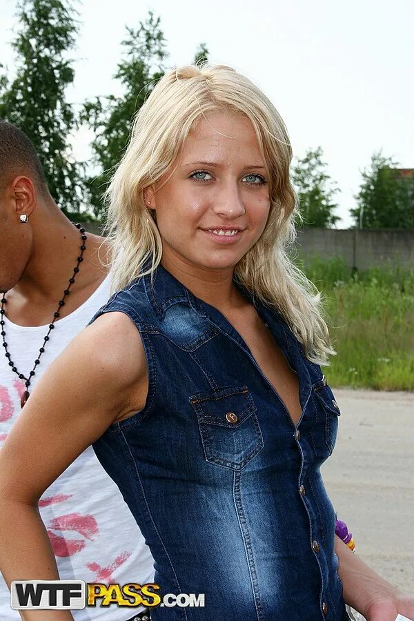 Реальный пикап на улице. Публичный пикап. Русские девушки пикаперы. Реальный пикап русской. Пикап девушка младше.