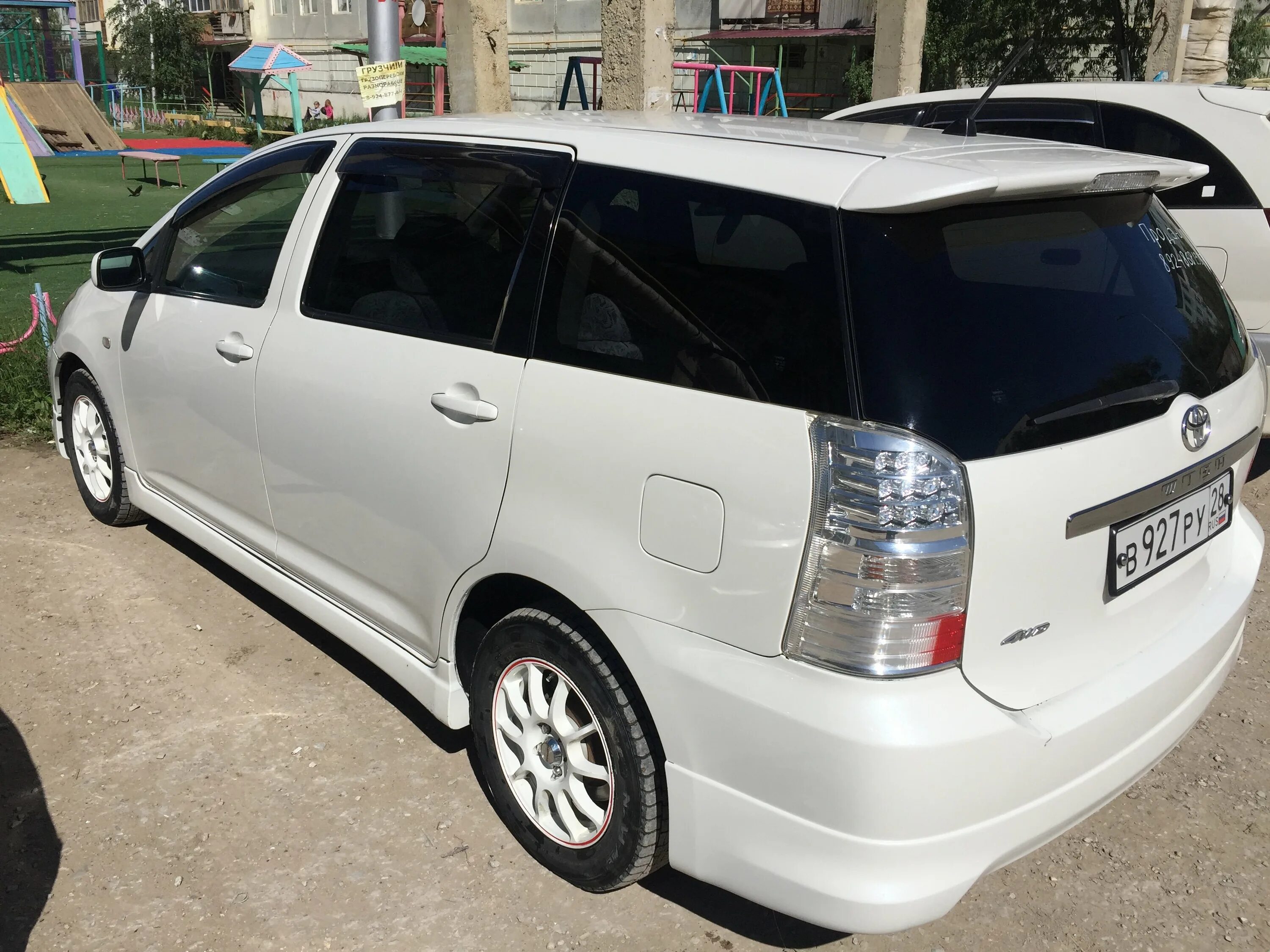 Toyota Wish 2003. Тойота Виш 2003. Тойота Wish 2003. Toyota 2003 Виш.