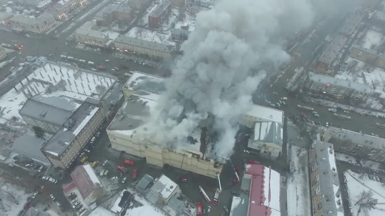 Зимняя вишня кемерово когда произошла трагедия. Пожар в Кемерово в ТЦ зимняя вишня. Зимняя вишня Кемерово 2018. Пожар в торговом центре «зимняя вишня» пожары в России.