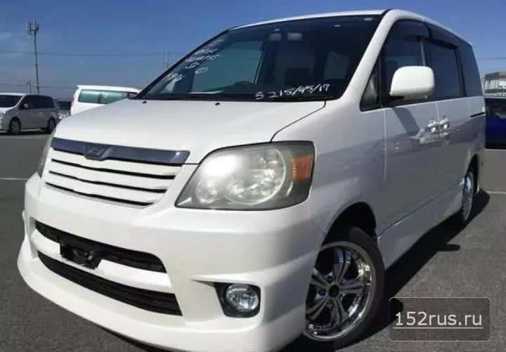 Toyota noah масло. Тойота Noah 2003. Тойота Ноах 2003г. Toyota Noah 2005 Aero. Тойота Ноан 2003.