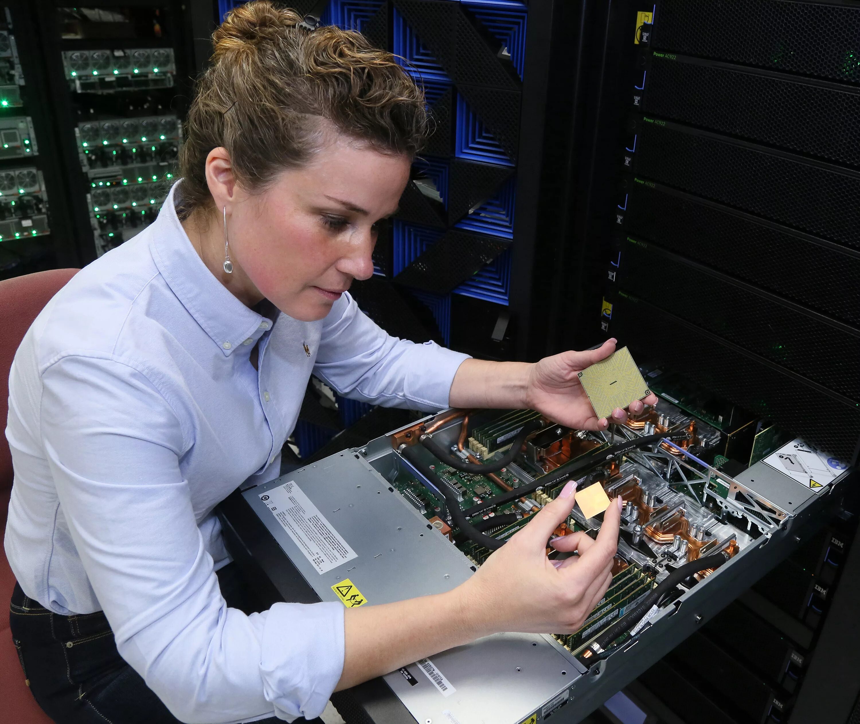 Power processor. Ibm ac922. ibm power1. ibm power processor. ibm power systems.