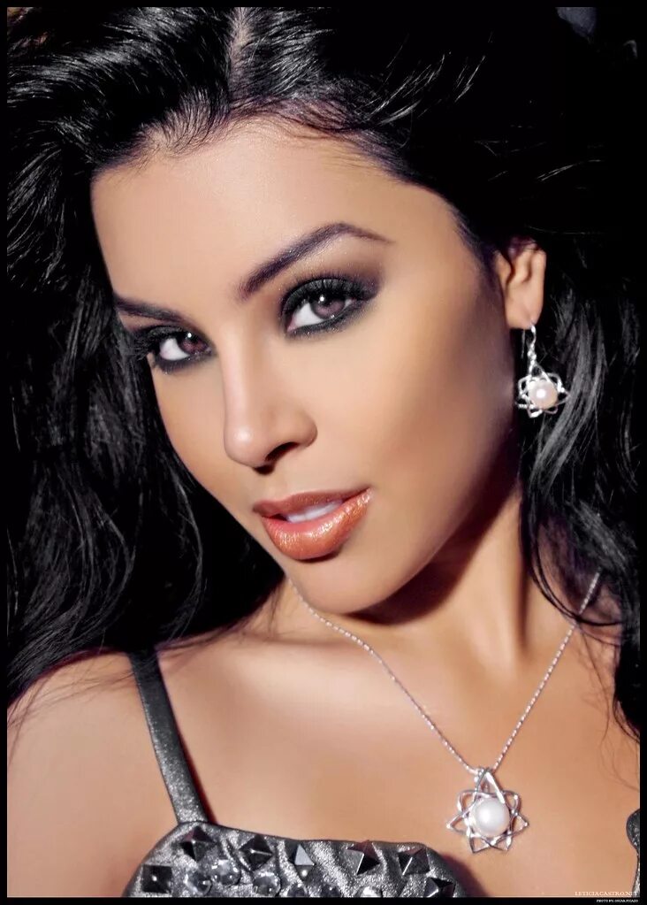 Latina web. Мануэла гонсалес. Latina web. Letícia castro фото. Иованна вентура (yovanna ventura).