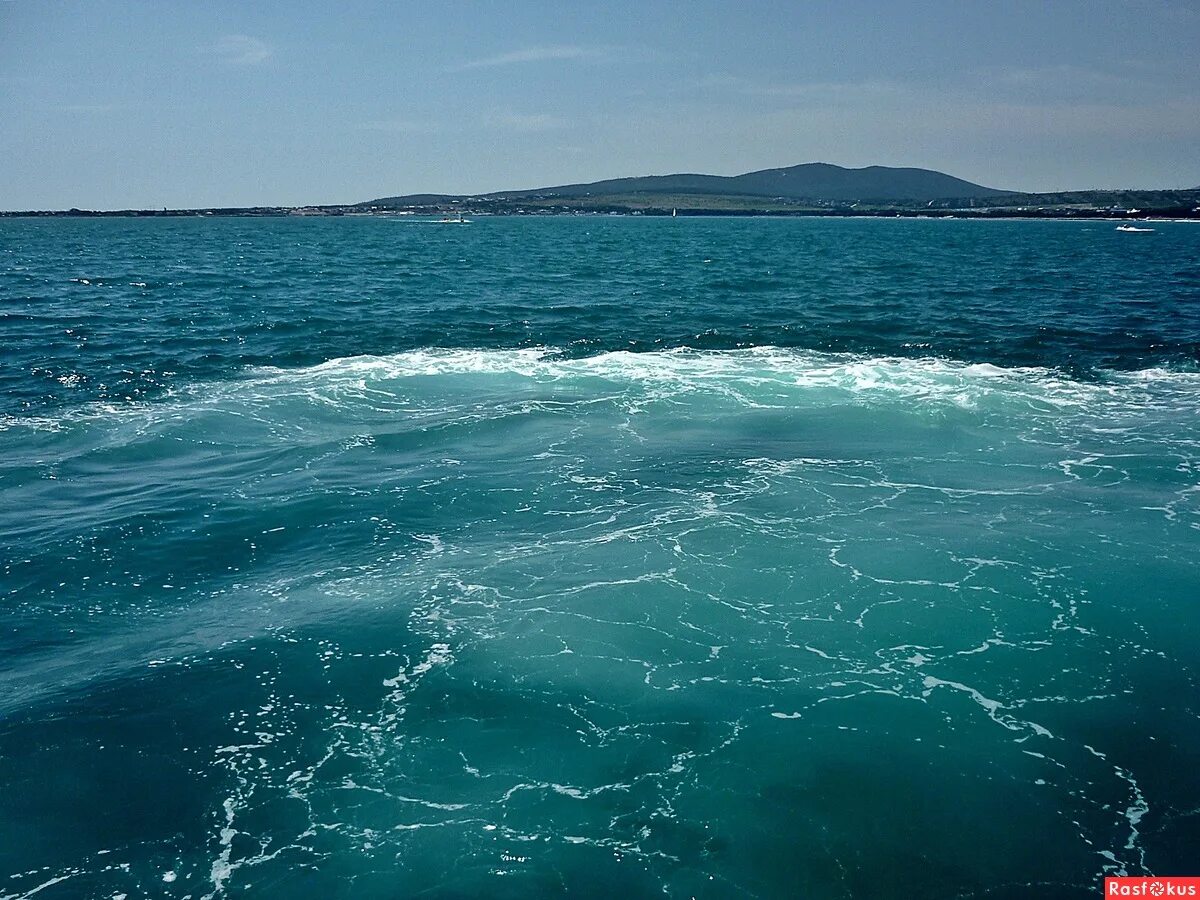 космический снимок черного моря. черное море снимок из космоса. Black sea color. страшный океан. черное море фото.