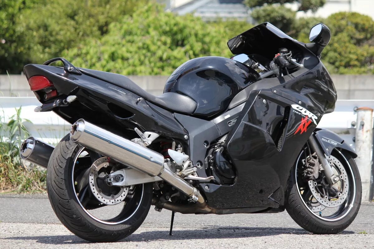 Honda cbr 1100xx. Honda CBR 1100 Blackbird. Honda 1100xx super Blackbird. Cbr1100xx super Blackbird. Honda CBR 1100 super Blackbird.