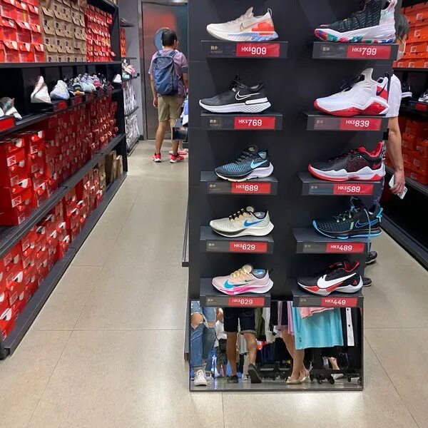 Nike Factory Store. Nike Outlet Таллинн. Савеловский рынок аутлет Nike. Найк аутлет в Анталии. Купить найк в москве outlet nike