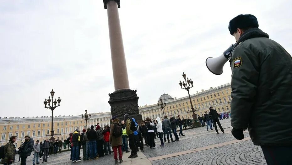 Митинг в Питере 2022. Митинг против войны в СПБ. Пикеты СПБ. Демонстрации в Питере. Этого участие в подобных