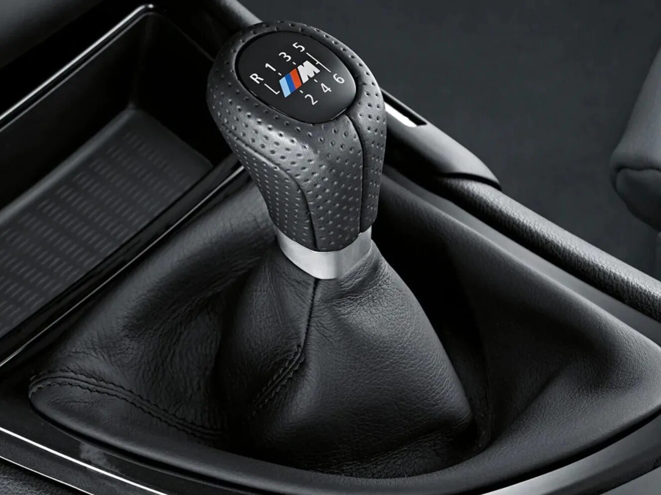 Ручка ручника приора 2. Gear shift knob. При движении рукоятки. Ручка мкпп trd. При движении рукоятки.