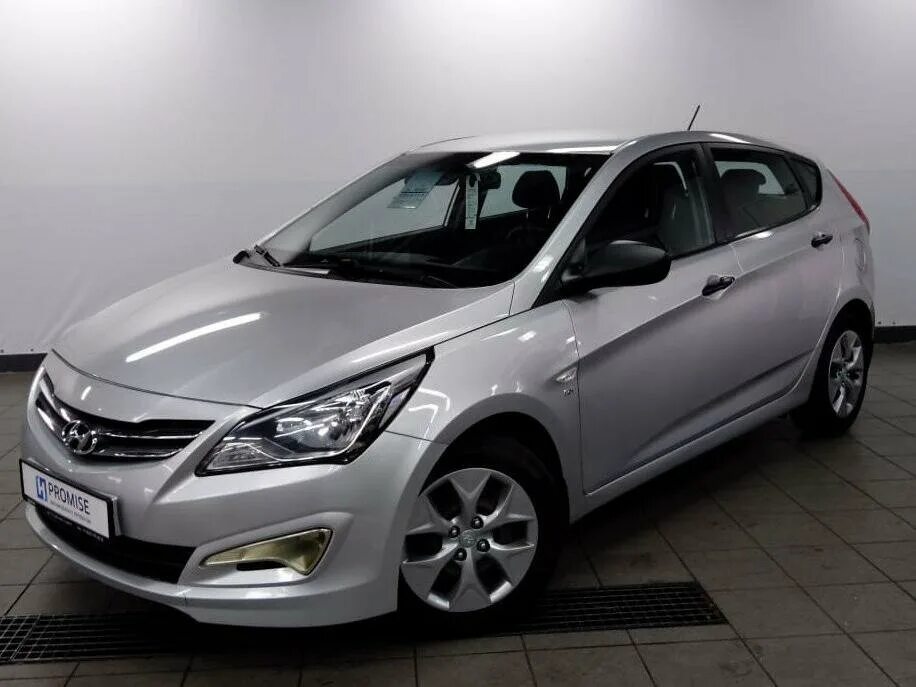 Hyundai Solaris 2014. Hyundai Solaris 2014 хэтчбек. Hyundai Solaris 2014 Silver. Hyundai Solaris 2014 хэтчбек Рестайлинг. Солярис 2014г купить