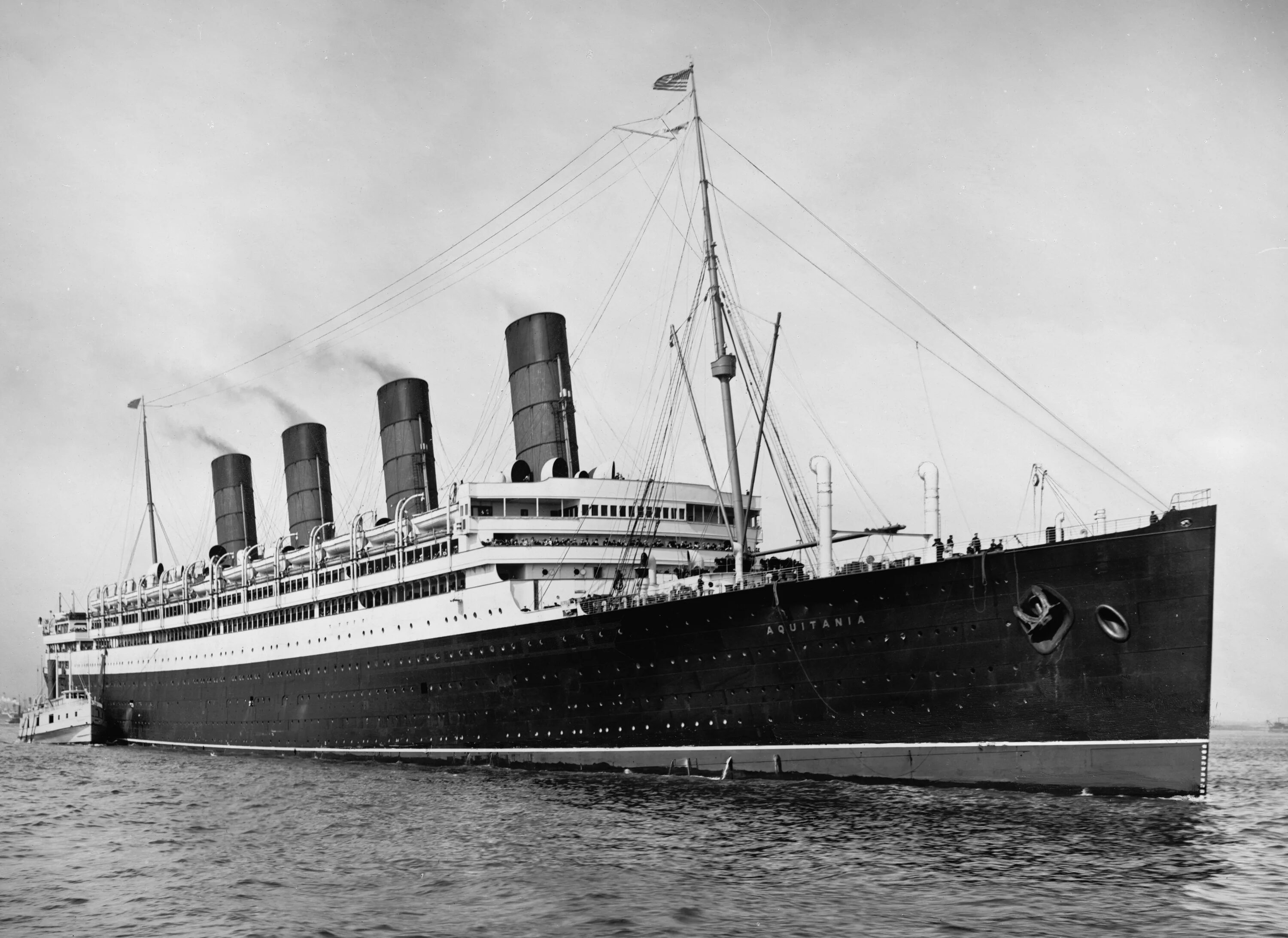 RMS Aquitania 1914. Аквитания лайнер Титаник. Кунард лайн корабль Мавритания. RMS Aquitania лайнер.