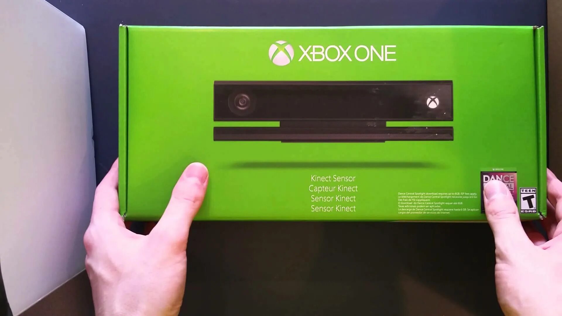 Привязать хбокс. Xbox one Kinect. Карточка для калибровки Kinect Xbox 360. Xbox one датчик. Xbox Kinect эмблема.