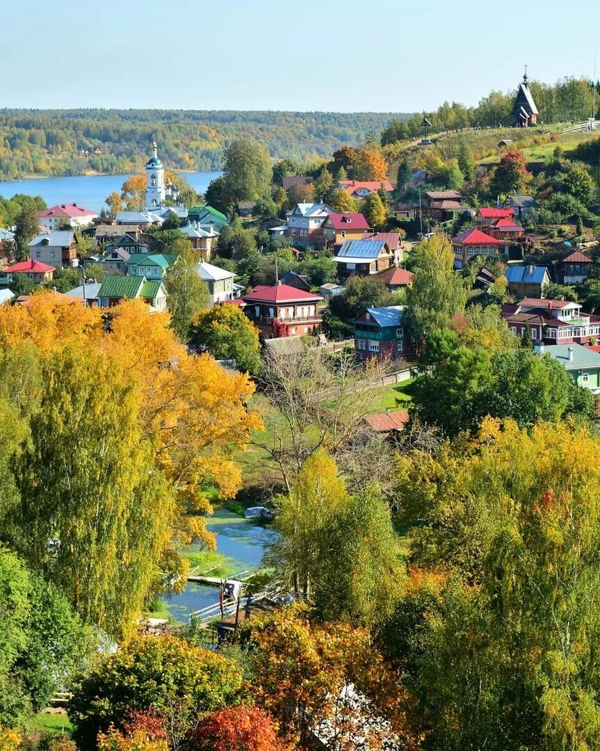 В каком городе находится плес. Городок Плес на Волге. Прест Ивановская область. Город Плес Ивановской области. Поселок Плес Ивановская область.