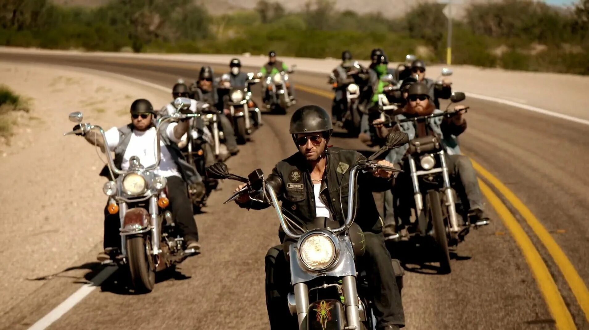 Дэймон рунян под прикрытием. Дэймон рунян под прикрытием. Под прикрытием 2015. Под прикрытием 2015. Прикрытие фильм 1995.