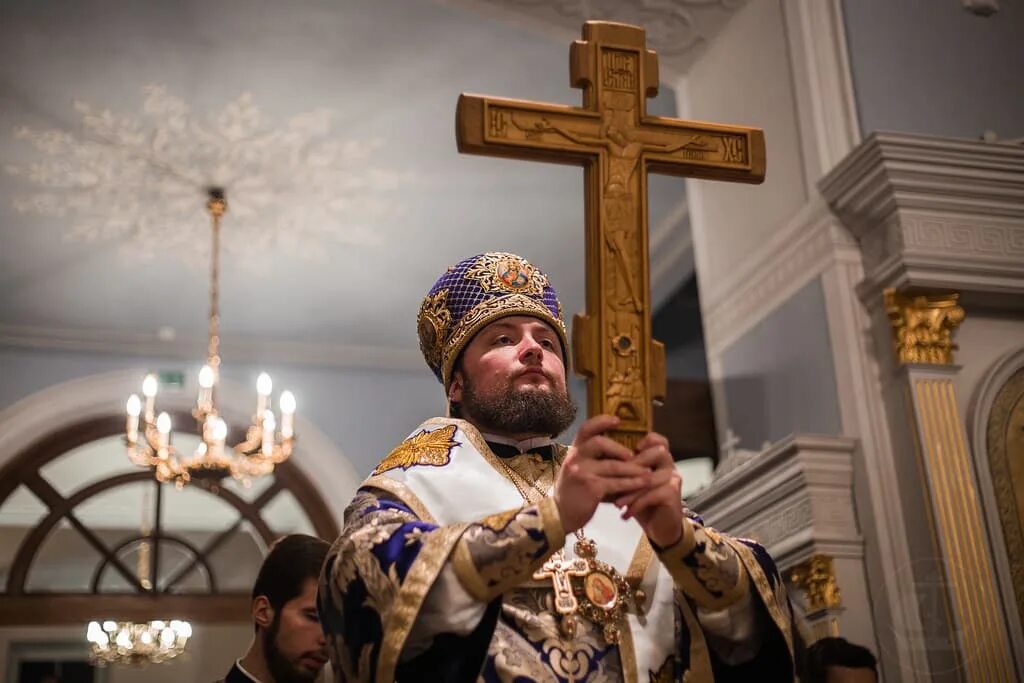 27 апреля церковный праздник. Церемония Воздвижение Креста Господня в храме. 27 Сентября служба в церкви. Храм благочестивого разбойника в СПБ. Отдание праздника Воздвижения Животворящего Креста Господня.