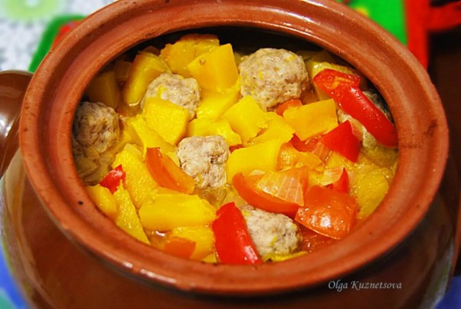 тыква с мясом в горшочке рецепт. тыква с мясом в горшочке рецепт. тушеное мясо в тыквенном горшочке. фаршированная тыква акорн. тыква в горшочке в духовке.