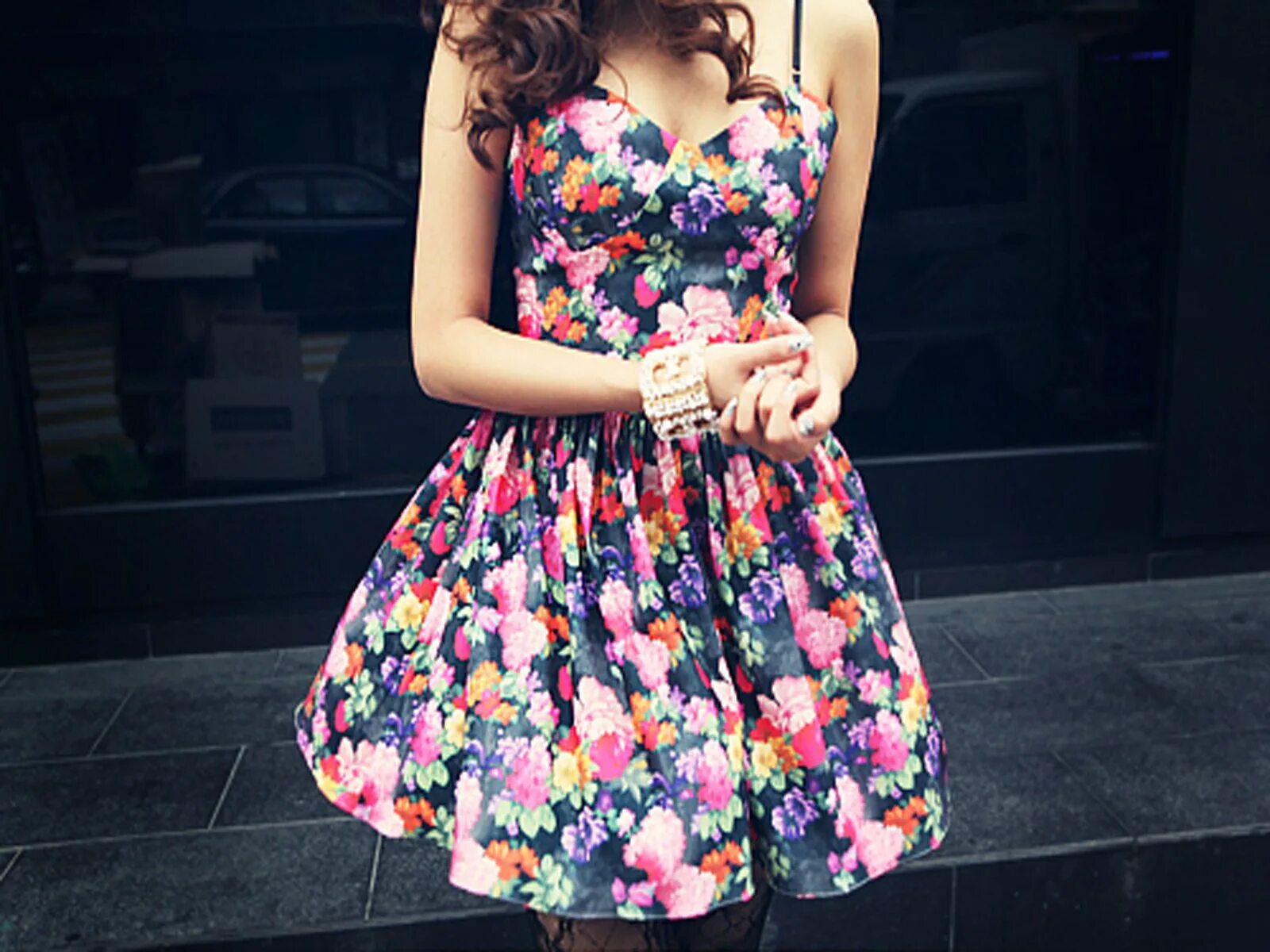 Стиль платья в цветочек. Цветочное платье. Шифоновое платье в цветочек. Модные платья в цветочек. Красивое платье в цветочек.
