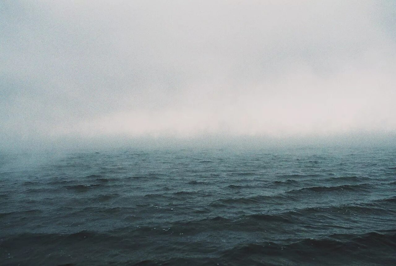 Океаны туманы я буду. Море в тумане. Туман над морем. Туманное море. Туман в океане.