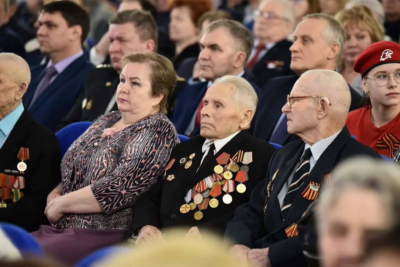 День ветеранов вооруженных сил в 2024 году. Ветеран вооруженный сил. День ветеранов вооруженных сил открытки. Ветеран вооруженных сил праздник. Ветеран вооружённых сил.