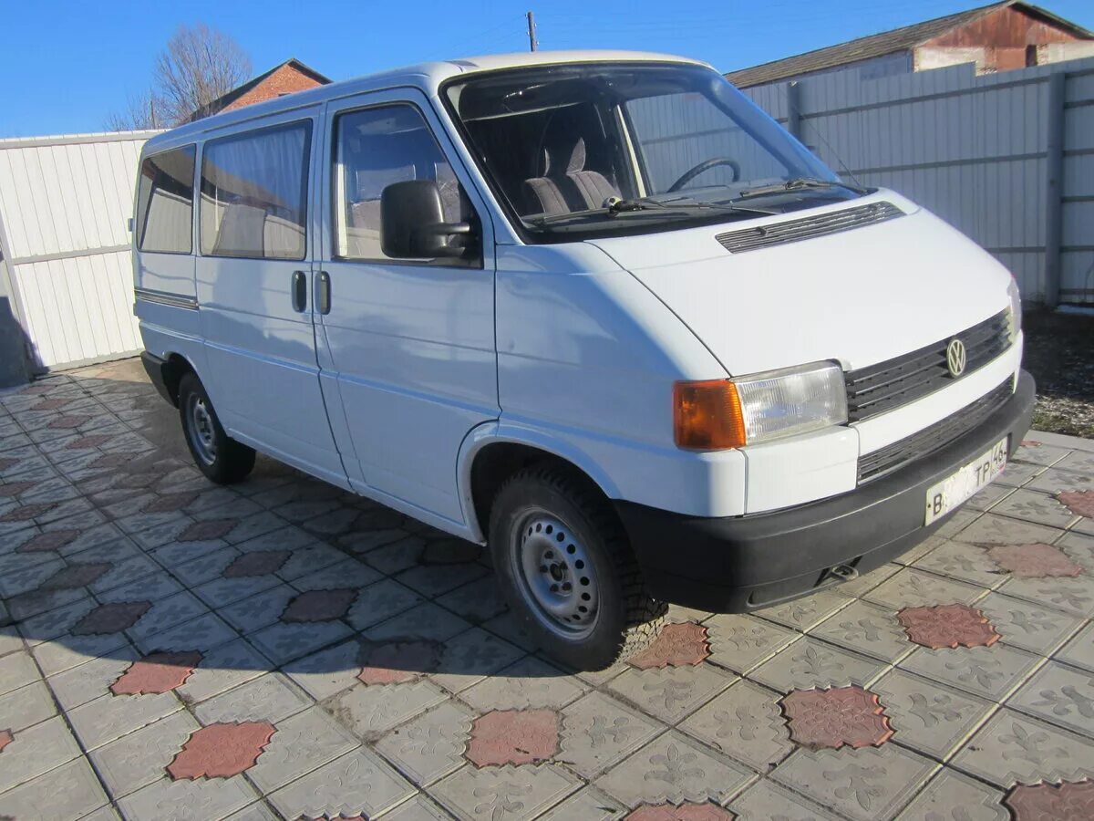 Купить фольксваген в башкирии. Фольксваген Транспортер 1995. T4 1995 Transporter. Фольксваген Транспортер 1995 зеленая. Фольксваген Транспортер 1995 желтый.