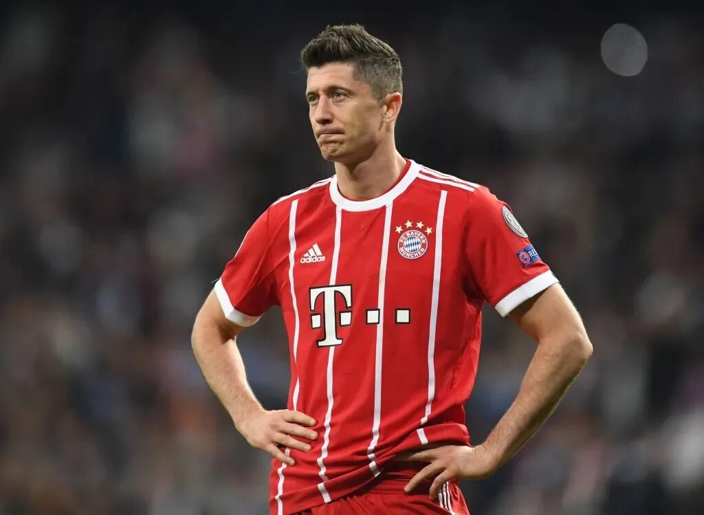 Something died. Robert Lewandowski. Футболист Бавария зомер. Левандовский сын.