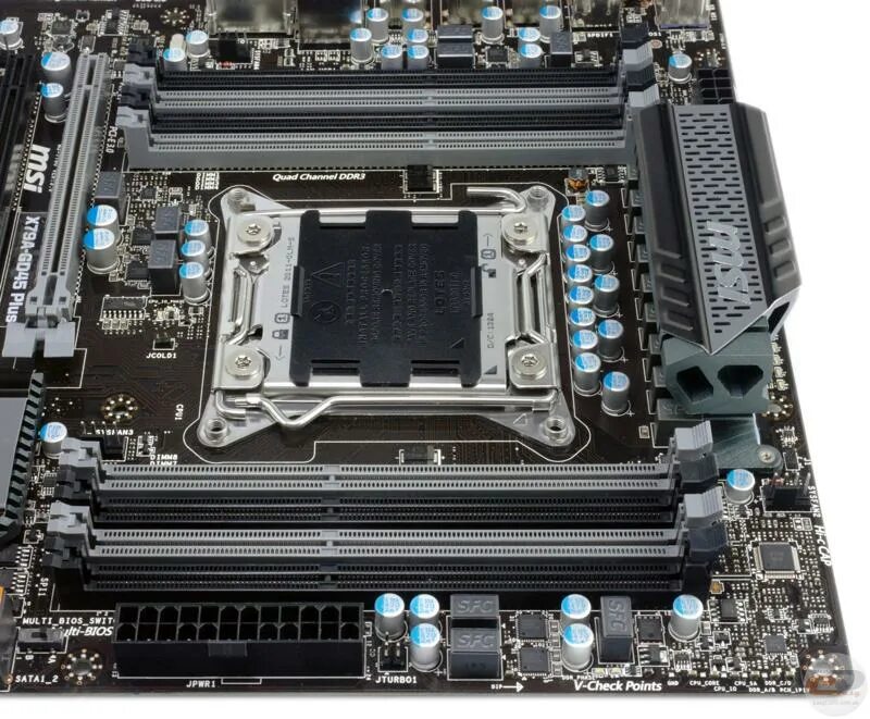 Asus m5a99fx r 2. Слоты под ддр4 материнская плата. Msi x79a-gd45 plus. Слоты под оперативную память на материнской плате. Материнская плата ddr3 gigabyte с 6 озу портами.