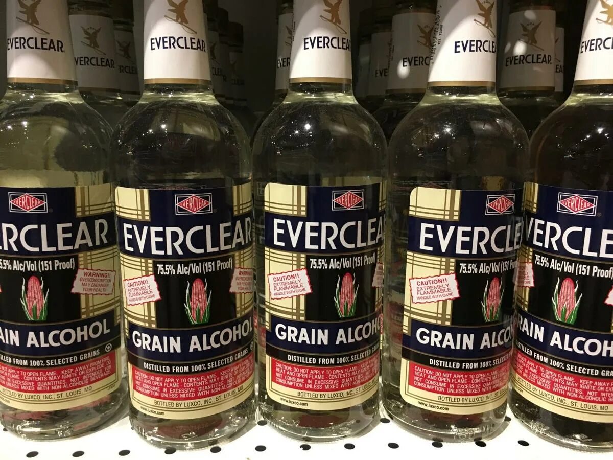 Какие самые алкогольные напитки. Everclear Grain alcohol. Ликер Эверклир. Everclear 190 Proof.