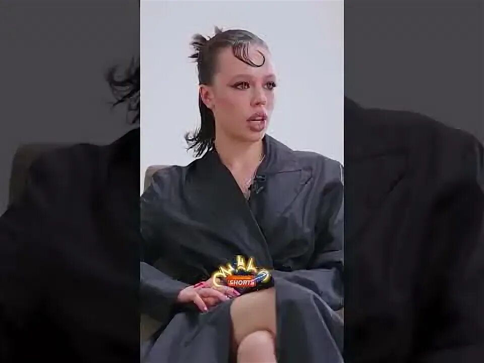 Мадонна мур видеоблог. Мадонна мур интервью. Мадонна мур интервью. Мадонна мур. Мадонна мур интервью.