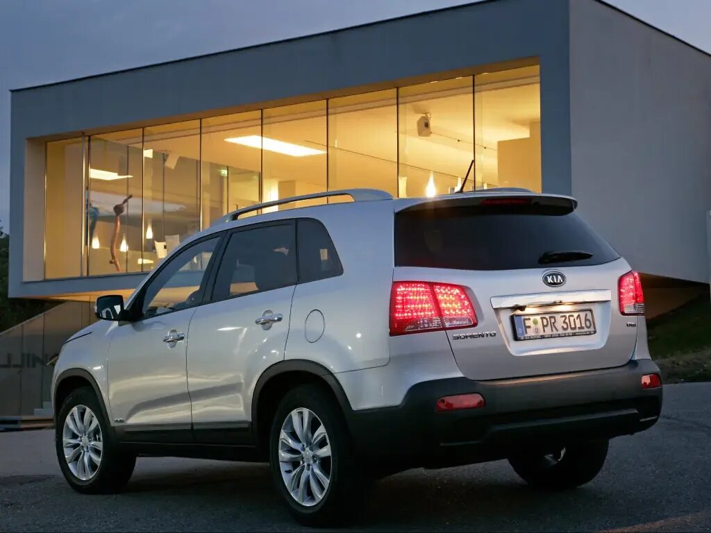 Kia Sorento 2 поколение кроссовер