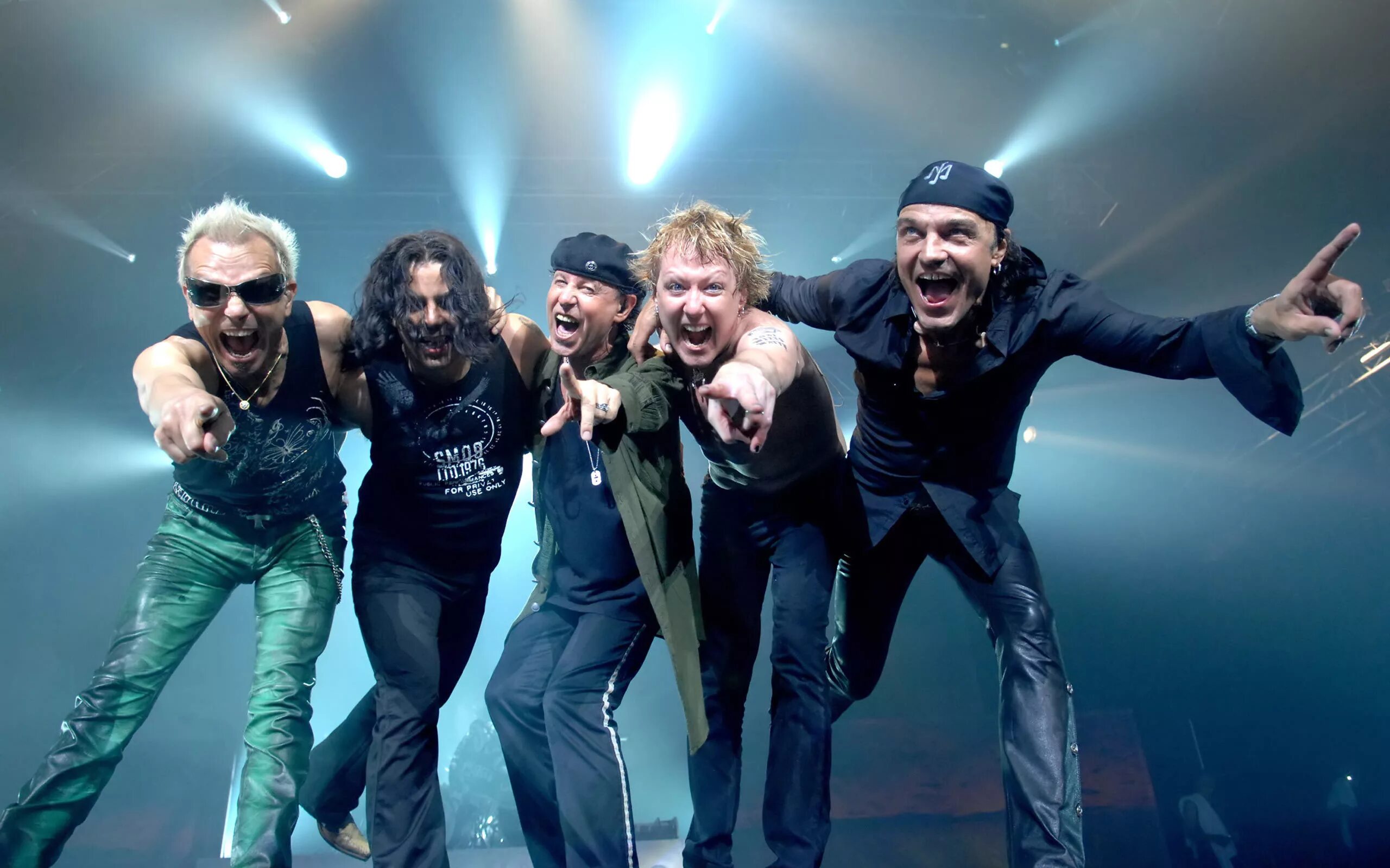 Scorpions. Scorpions рок-группа. Группа Scorpions 2020. Скорпионс фото группы.