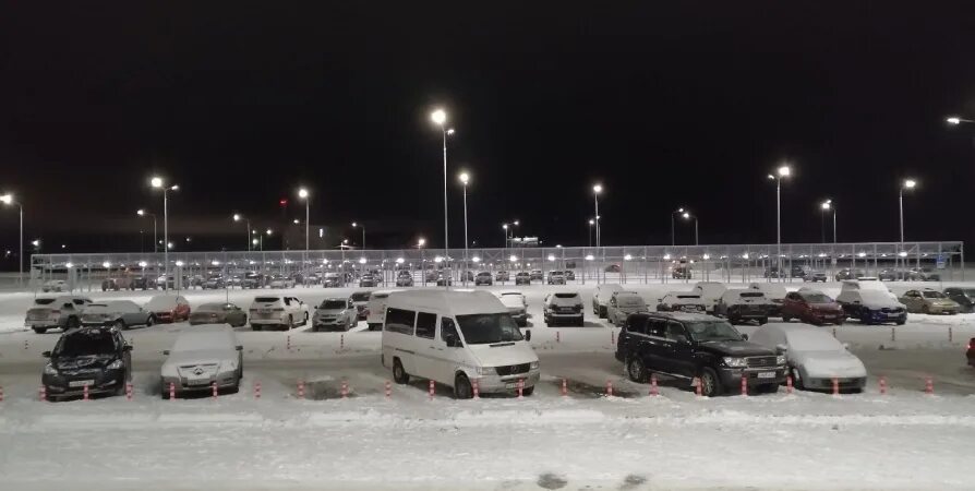 Автостоянки в аэропорту мурманска. Стоянка в мурманске. Стоянка аэропорта мурмаши. Стоянка в мурманске. Стоянка аэропорт мурманск.