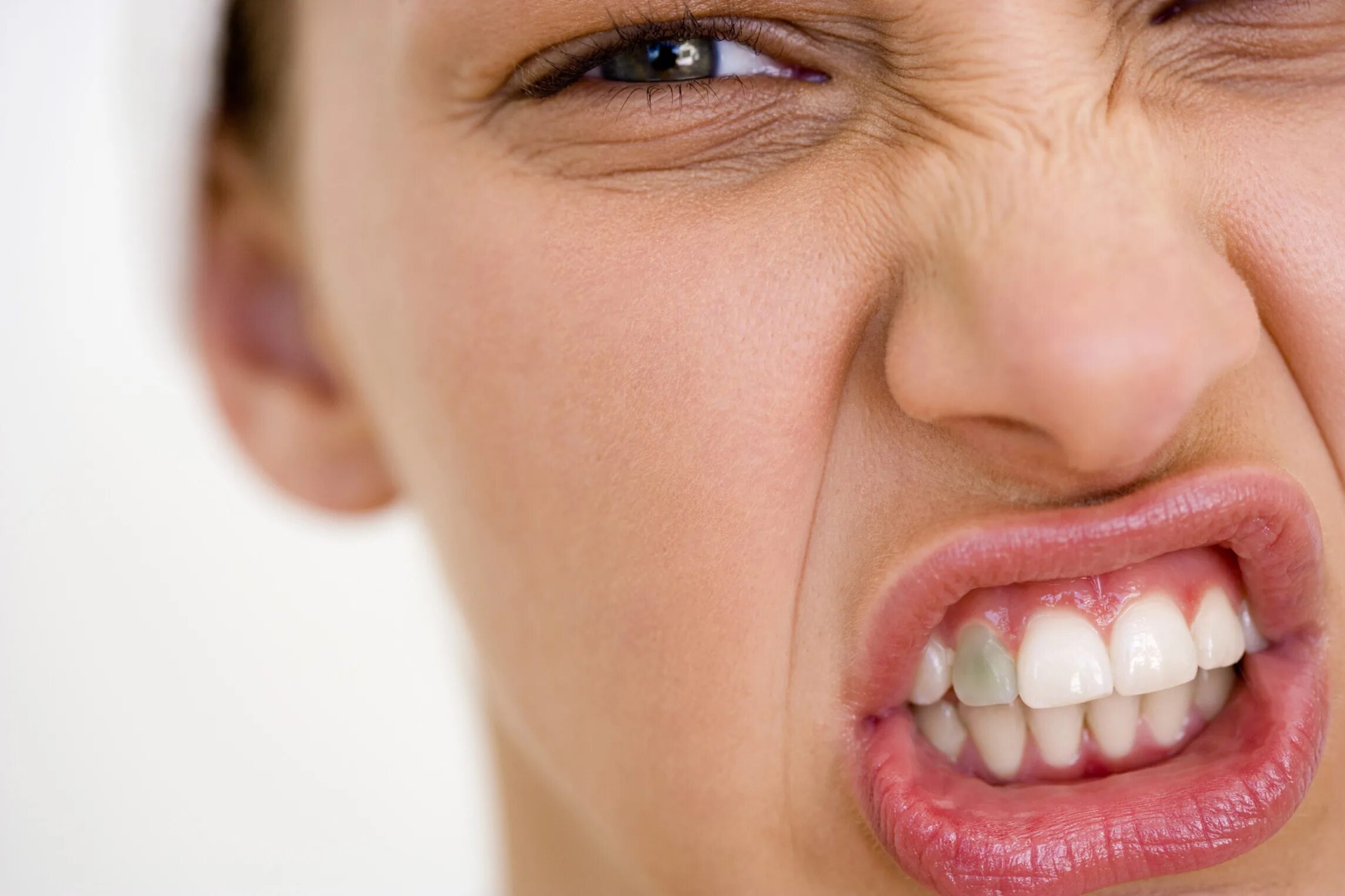 Почему больные зубы. Стоматология улыбка Новобелокатай адрес. Стоматология новая улыбка Тайга отзывы. Кто такая Анастасия зубок картинки.