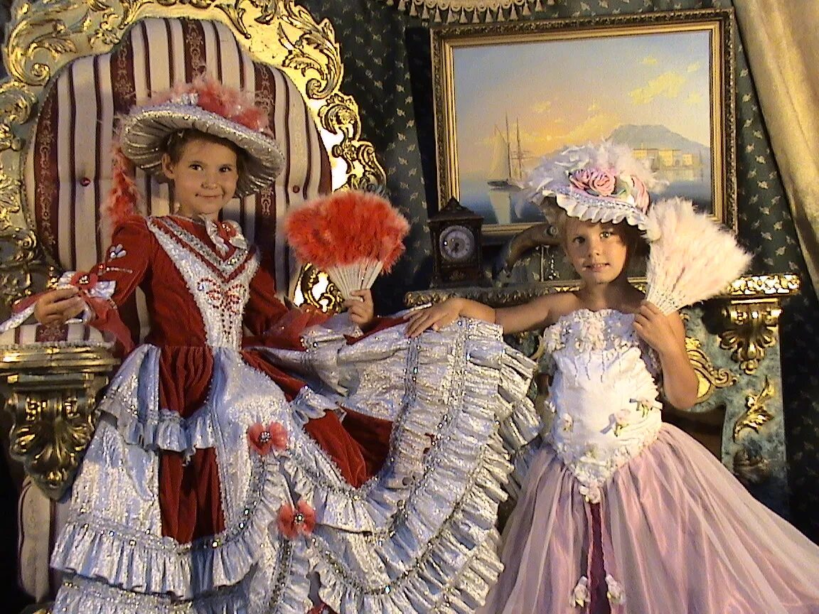 карнавальные костюмы интернет москва. карнавальный костюм для девочки. магазин маскарадных костюмов. карнавальные костюмы интернет москва. костюм карточной королевы для девочки.