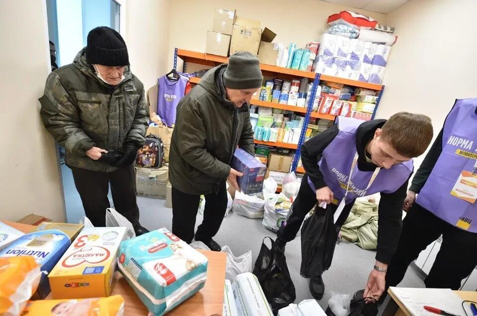 Питание волонтеров. Прием гуманитарной помощи. Гуманитарный груз. Гуманитарная помощь Украине. Пункт приема гуманитарной помощи.