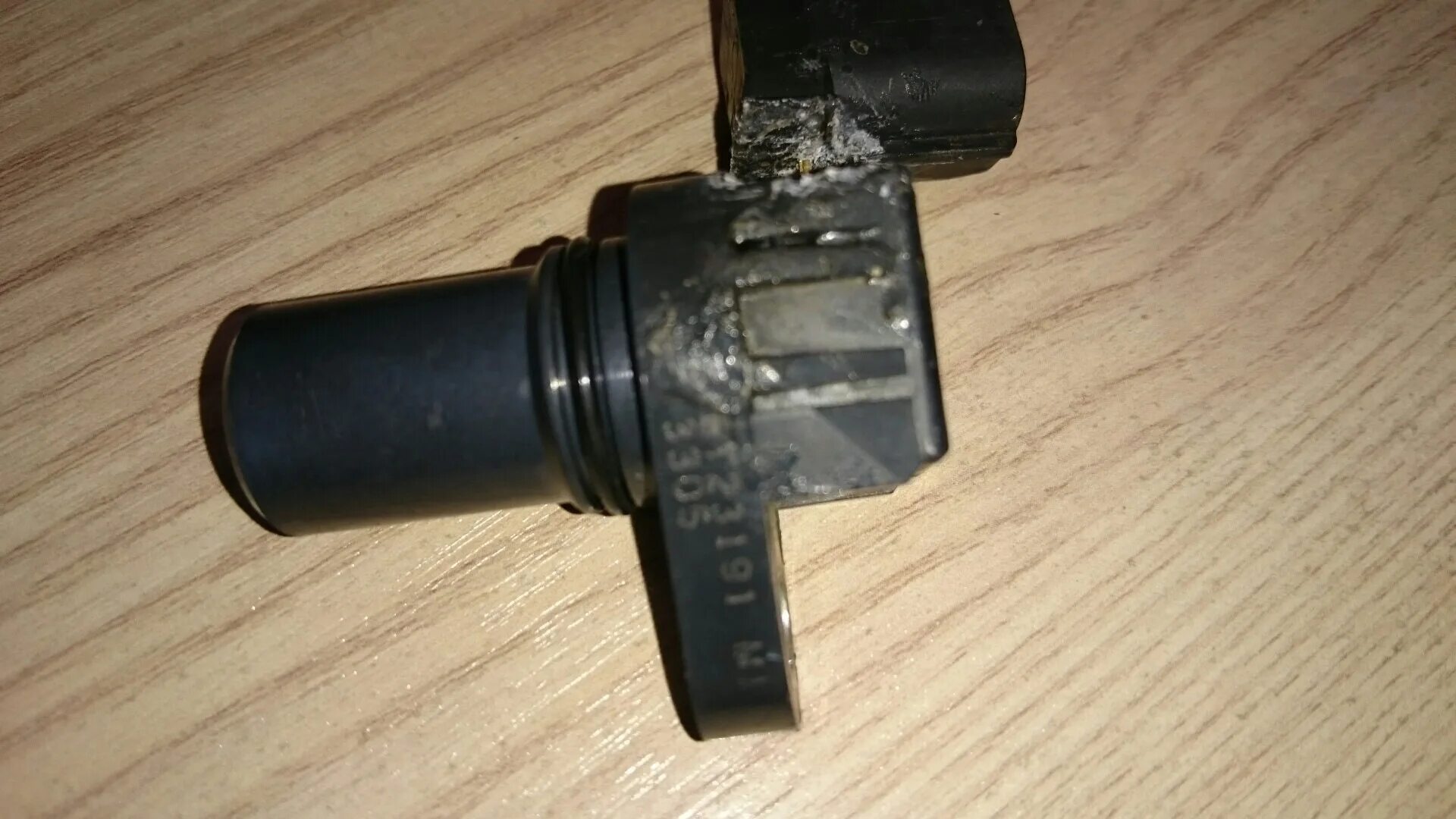 Не заводится датчик распредвала. Датчик коленвала g15. датчик коленвала g16a эскудо. датчик коленвала сузуки гранд витара 2.0. g4ke датчик коленвала.