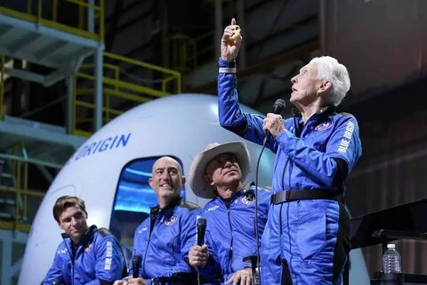 Гид в сфере космического туризма это