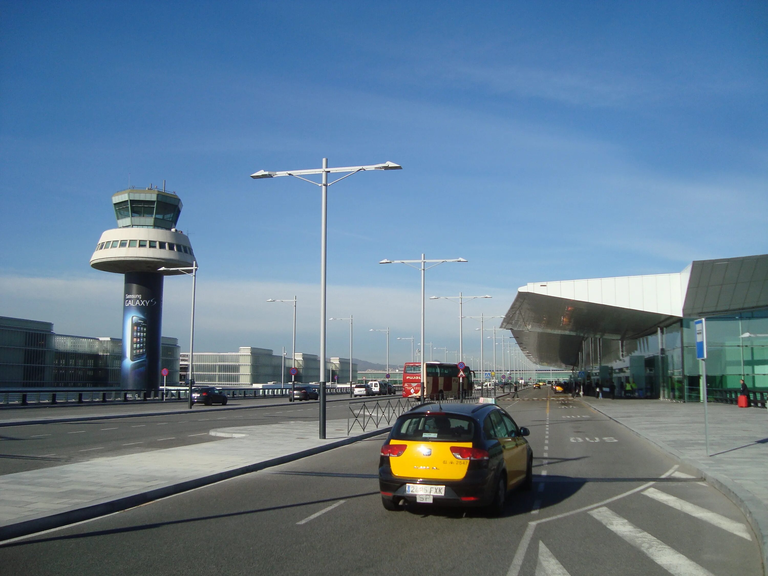 Airport road. Аэропорт Эль ПРАТ. Барселона - Эль-ПРАТ. Аэропорт Испании Барселона. Аэропорт ПРАТ Барселона.