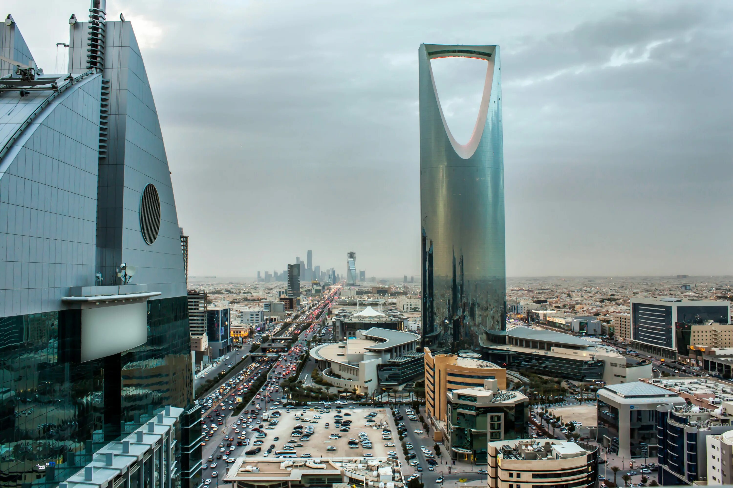 Саудия аравия. Эр-Рияд Саудовская Аравия Kingdom Centre. Kingdom Tower Эр Рияд. Башня Аль-Файсалы, Саудовская Аравия. Бурдж Аль Мамляка.