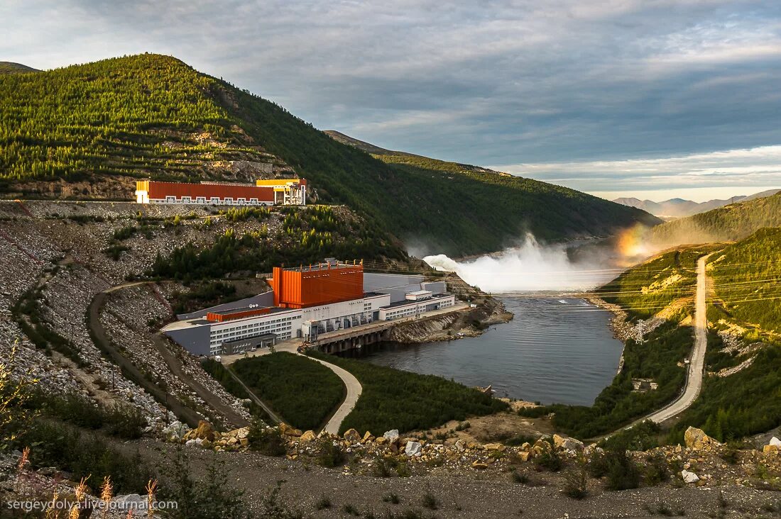 синегорье колымская гэс. гэс на реке колыма. колымская гэс магаданская область. синегорье колымская гэс. усть-среднеканская гэс магаданская область.