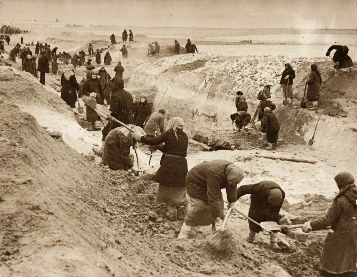 Сурский рубеж противотанковые рвы. Противотанковый ров 1941. Сталинградская битва оборонительные сооружения. Сурский оборонительный рубеж Сурский рубеж обороны. Оборонительные рвы