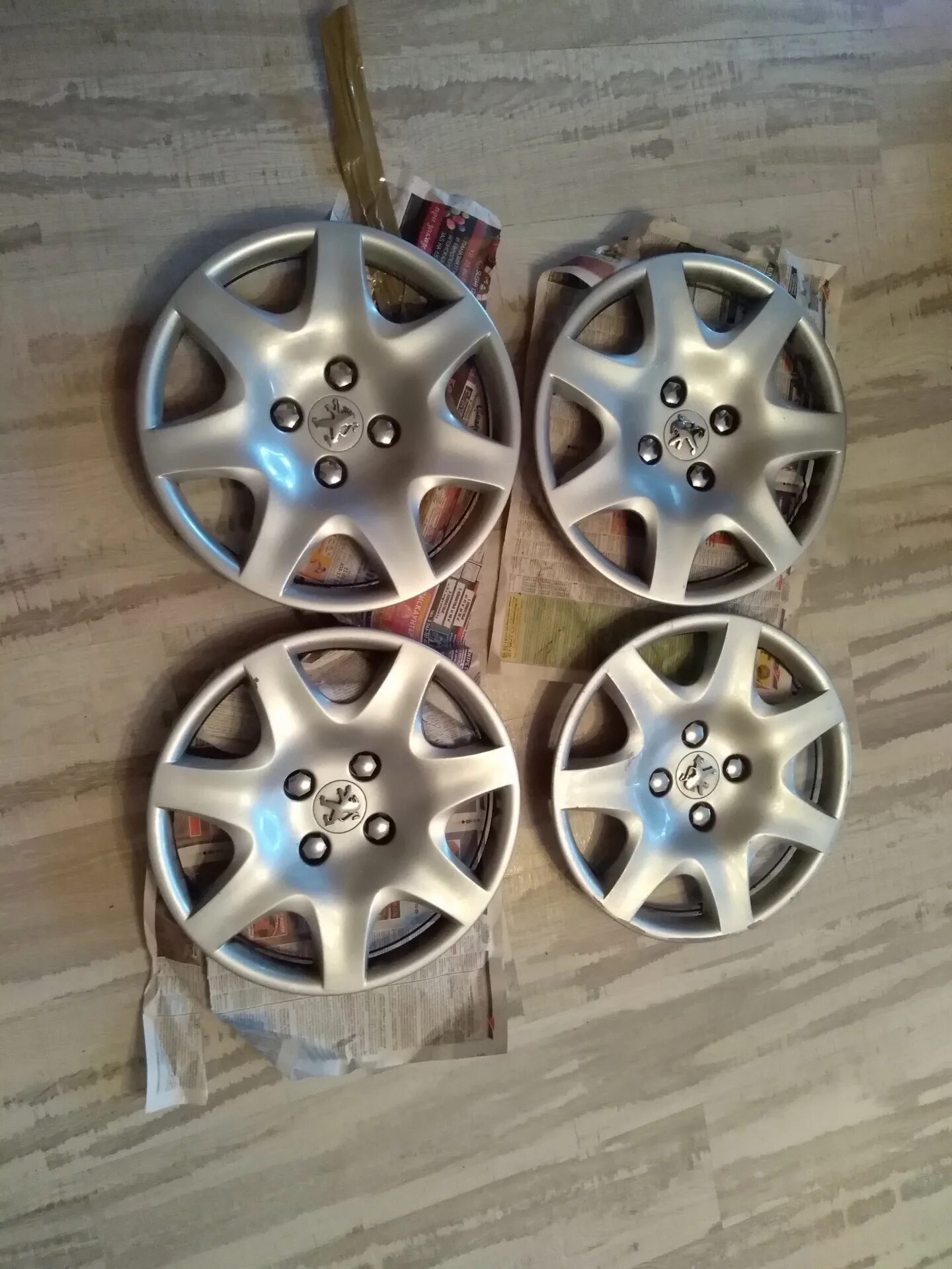 колпаки на пежо 16 радиус. колпаки пежо 407 r16. оригинальные колпаки пежо. пежо 206 оригинальные колпаки. колпак на пежо 408 радиус 16.