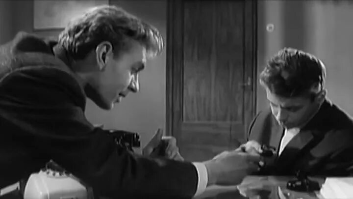 Советские детективы 50 60 70 годов. Детективы ссср 50 60. Белая пряжка чехословакия 1960 bila spona. Советские детективы 50 60 70 годов. Советские детективы 50 60 70 годов.