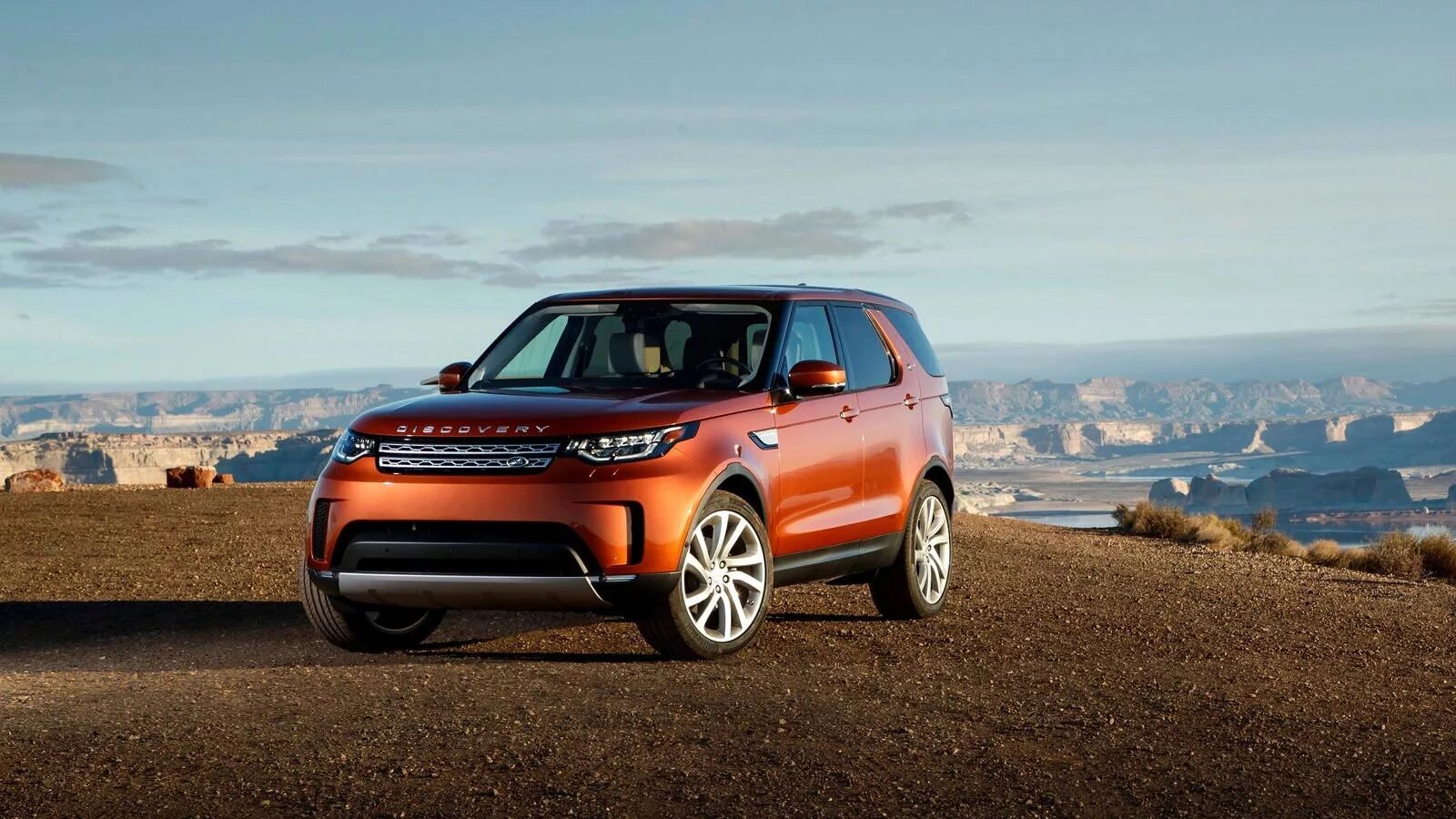 Дискавери слушать. Land Rover Discovery 2016-2017. Discovery 5. Ленд Ровер Дискавери 5 фото. Дискавери 5 обои.