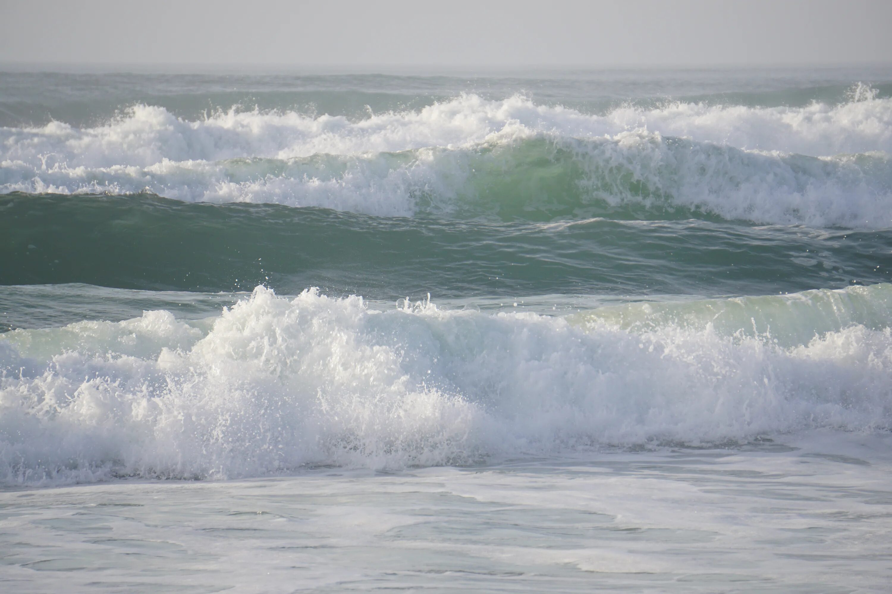 Сильный шум воды. Морской Прибой Анапа. Морская волна. Море, волны. Море плещется.