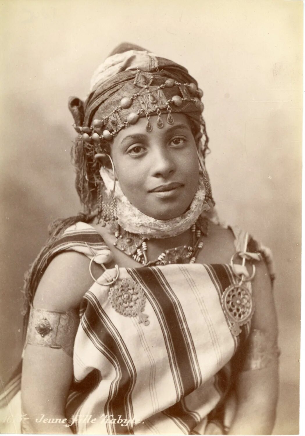 Мавританки женщины. Алжирские девушки. Мавритания красивые девушки мавританки. Гаваж мавритания. Мавританки женщины.