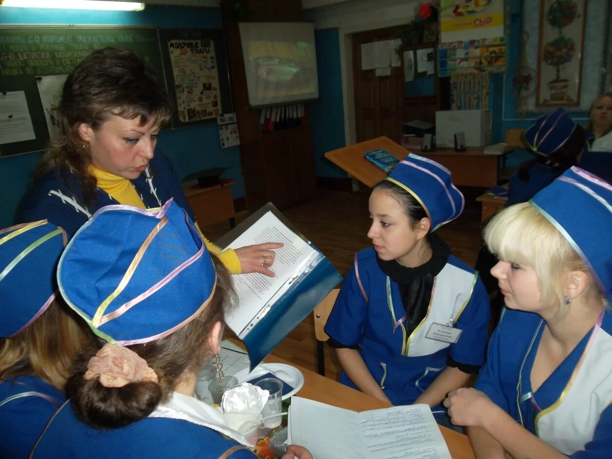 Профессия продавец кассир. Резюме продавца контролера кассира. Мдк кассир. 01. Мдк кассир.