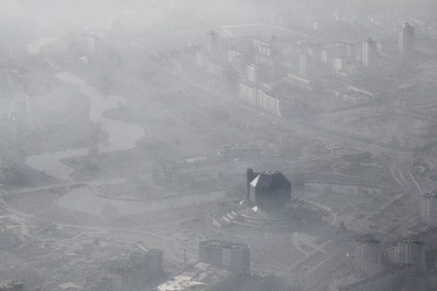 Воздуха минск. Пыль и смог. Фотохимический смог. Смог в городе. Запыление и задымление атмосферы.