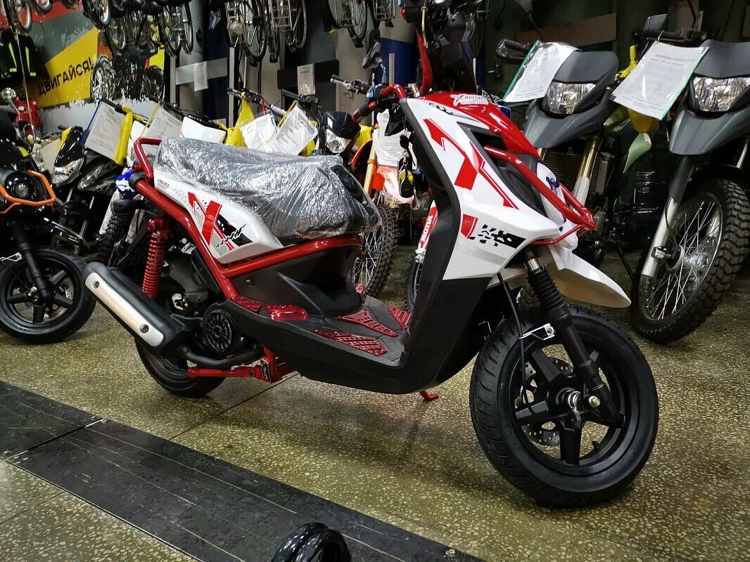 Квадроцикл promax 300 4x4 all road. Скутер x moto 2т. Скутер x-motors smart pro черно-оранжевый. X motors 250. Скутер x-motors city pro красный белый.
